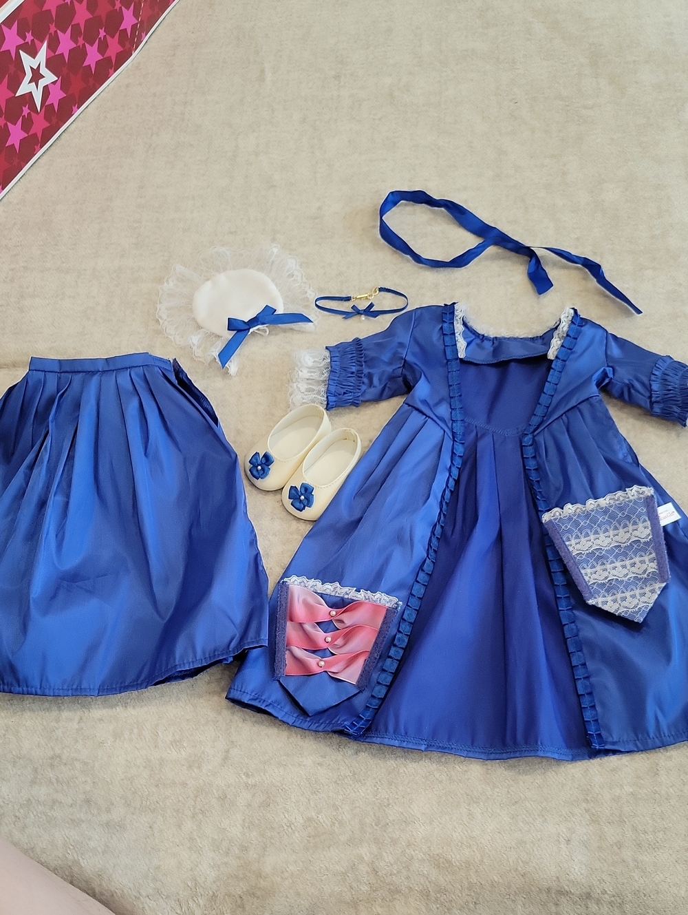 American Girl, Felicity's Holiday Gown Set, Good Condition